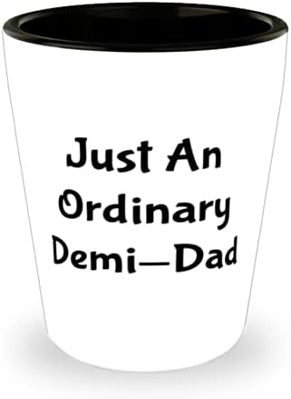 Obična poluprazna čaša, poklon tati od sina i kćeri, omiljena keramička šalica za Oca